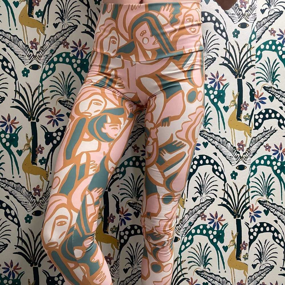Dazey LA leggings in small
